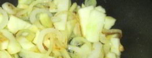 печень с яблоками в мультиварке. Шаг 3