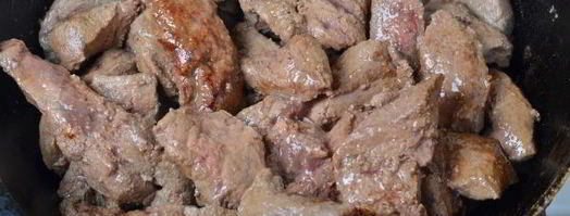 печень тушеная в молоке. Шаг 8