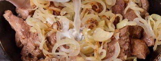 печень тушеная в молоке. Шаг 10