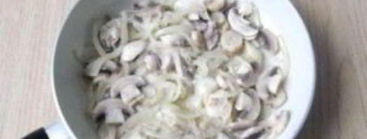 печень, тушенная с грибами. Шаг 3