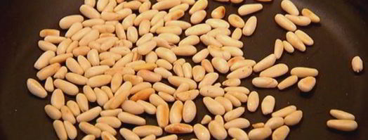 печенье из пармезана со свекольным песто. Шаг 10