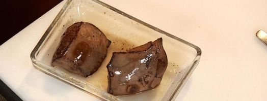 телячья печень на пюре из яблок с ягодным соусом. Шаг 5