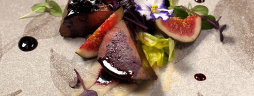 телячья печень на пюре из яблок с ягодным соусом. Шаг 6