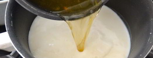 жареная печень с карамелизированным луком и полентой. Шаг 7