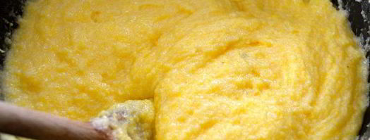 жареная печень с карамелизированным луком и полентой. Шаг 9