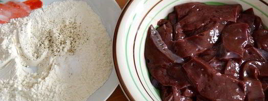 жареная печень с карамелизированным луком и полентой. Шаг 11