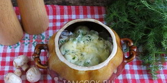 Пельмени с грибами в горшочках в духовке