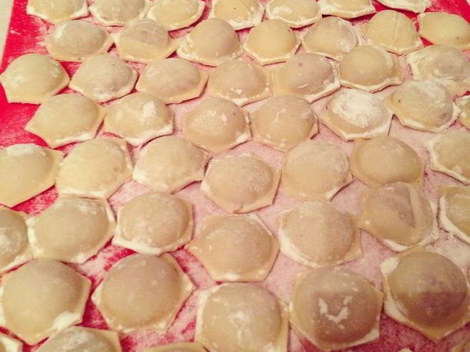 Рецепт пельменей с луком и чесноком