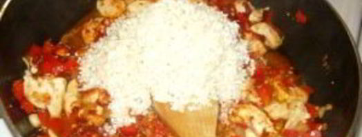 паэлья с курицей и креветками. Шаг 10