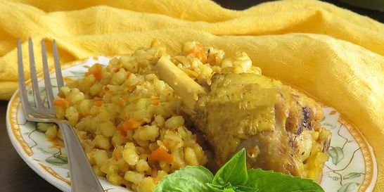 Плов из перловки с курицей в мультиварке