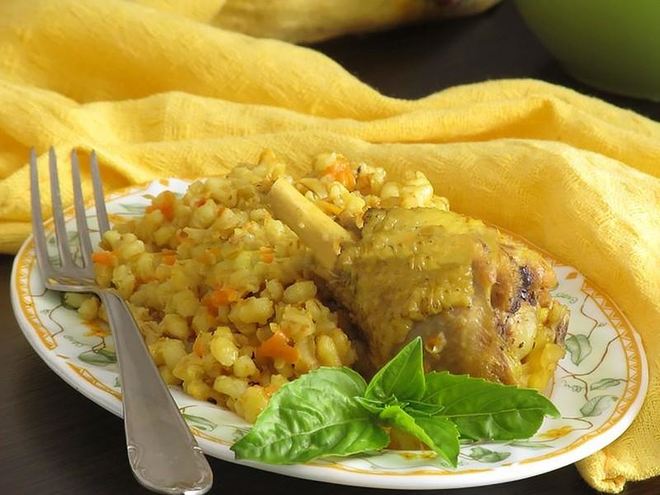 Рецепт плова из перловки с курицей в мультиварке