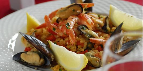 Плов с креветками и мидиями