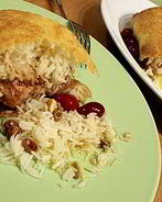 Плов с курицей и сухофруктами в тесте