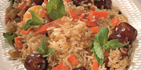 Плов с морковью и сухофруктами