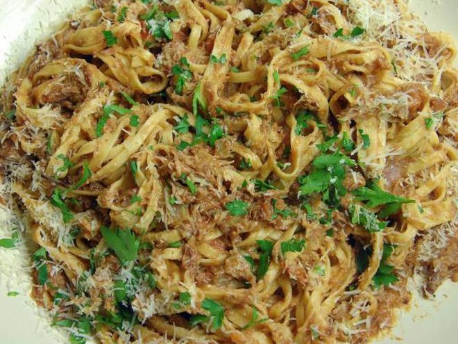 Рецепт домашней пасты с рагу из кролика