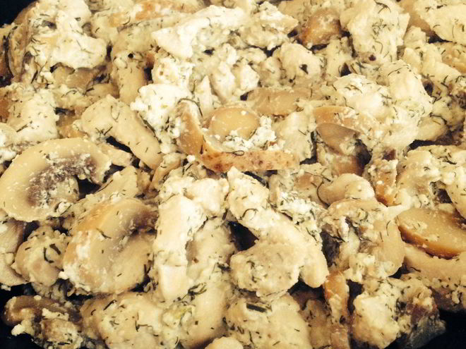 Рецепт куриного фрикасе с шампиньонами в сливочном соусе