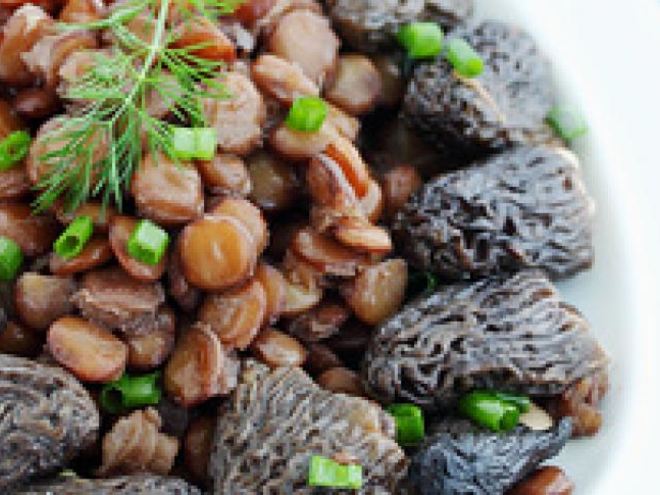 Рецепт рагу из чечевицы со сморчками и луком