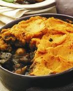 Рагу из оленины с пюре из сладкого картофеля