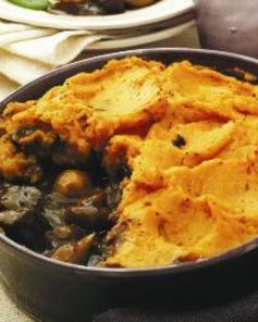 Рагу из оленины с пюре из сладкого картофеля