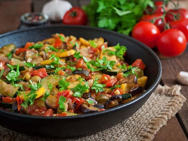 Рецепт овощного рататуя на сковороде