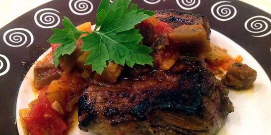 Стейк с гарниром рататуй