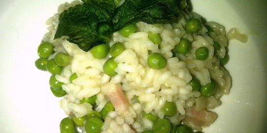 Ризотто с панчеттой, зеленым горошком и мятой