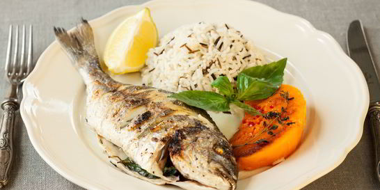 Дорада с дикими рисом и запеченной тыквой