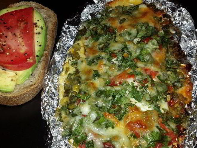 Рецепт филе лаврака, запеченное с зеленью и сыром