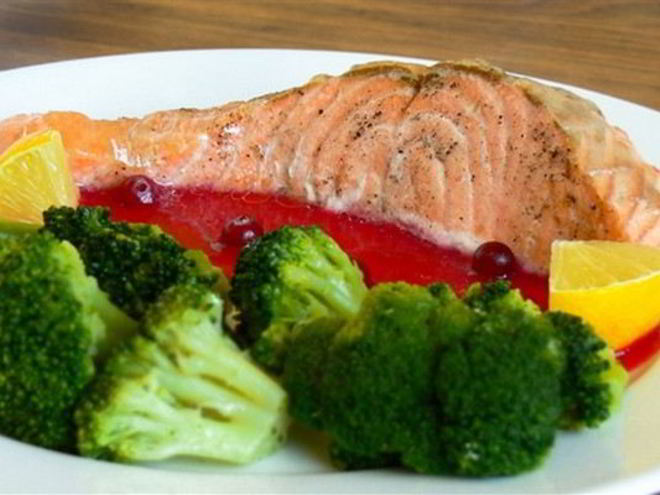 Рецепт форели с соусом из клюквы