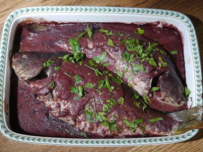 Рецепт карпа, томленного в красном вине