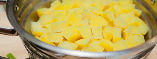 креветки и кальмары с теплым салатом. Шаг 6