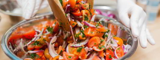 креветки и кальмары с теплым салатом. Шаг 9