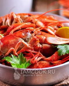 Раки вареные с кукурузой