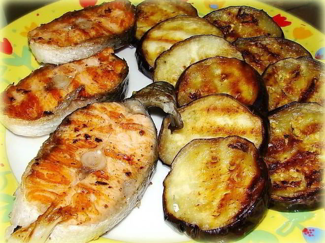 Рецепт рыбы гриль лосось с баклажанами