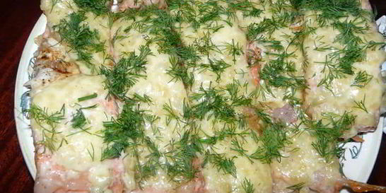 Рыба под сырно-чесночной корочкой