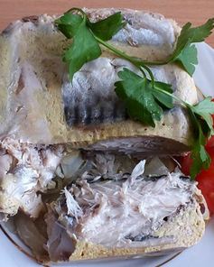 Скумбрия запеченная в микроволновке быстро и вкусно