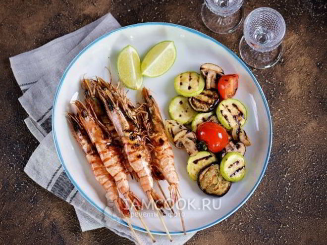 Рецепт тигровых креветок-гриля с овощами