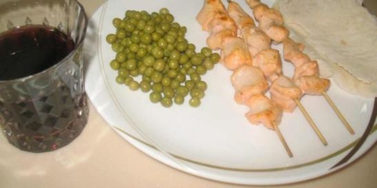 Куриный шашлык в духовке на шпажках