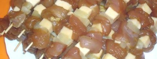 шашлычки из индейки с ананасами в слоеном тесте. Шаг 3