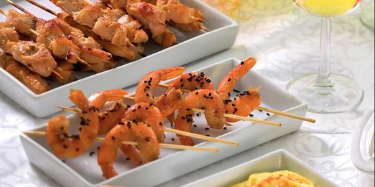 Шашлычки из курицы и креветок