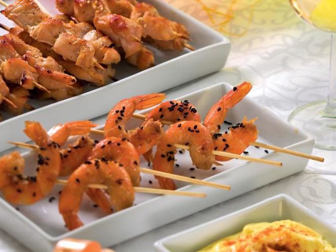 Рецепт шашлычков из курицы и креветок