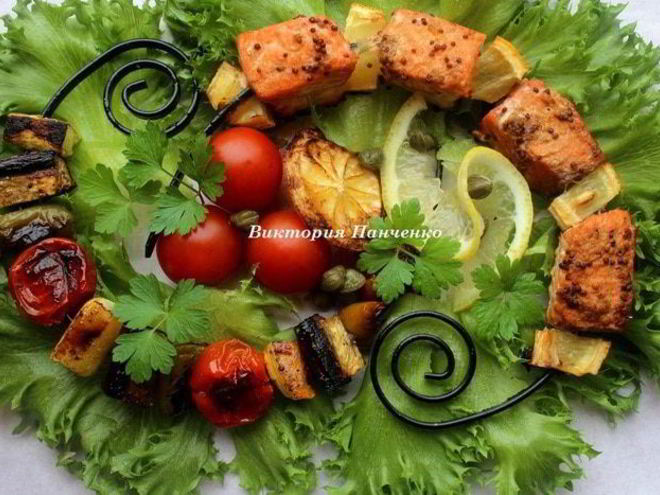 Рецепт шашлычков из лосося и овощей