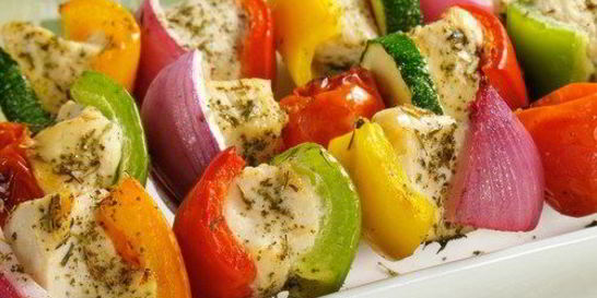 Шашлык из маринованной курицы и цукини