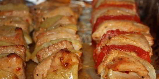 Шашлык из мяса свинины на шпажках в духовке