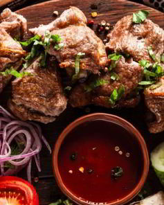 Шашлык из свинины, маринованной с луком