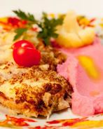 Пюре из цветной капусты с оригинальным свиным шницелем