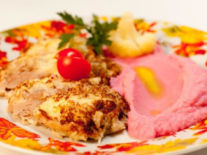 Рецепт пюре из цветной капусты с оригинальным свиным шницелем