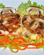 Шницель из индейки по-милански