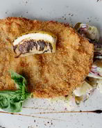 Шницель из индейки в панировке из карри