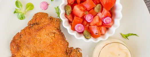 шницель из курицы с томатным салатом. Шаг 15